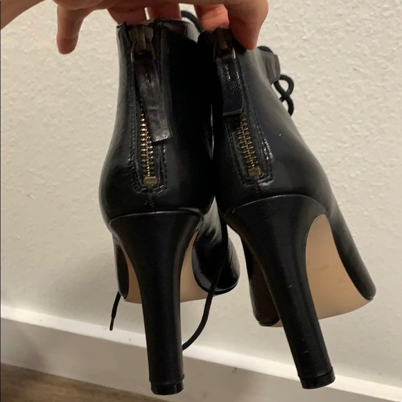 Nine West tie up heels - Picture 8 of 8